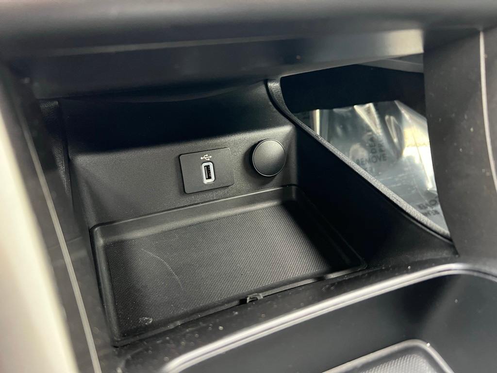 Thumbnail: 2017 Ford Fusion - 31