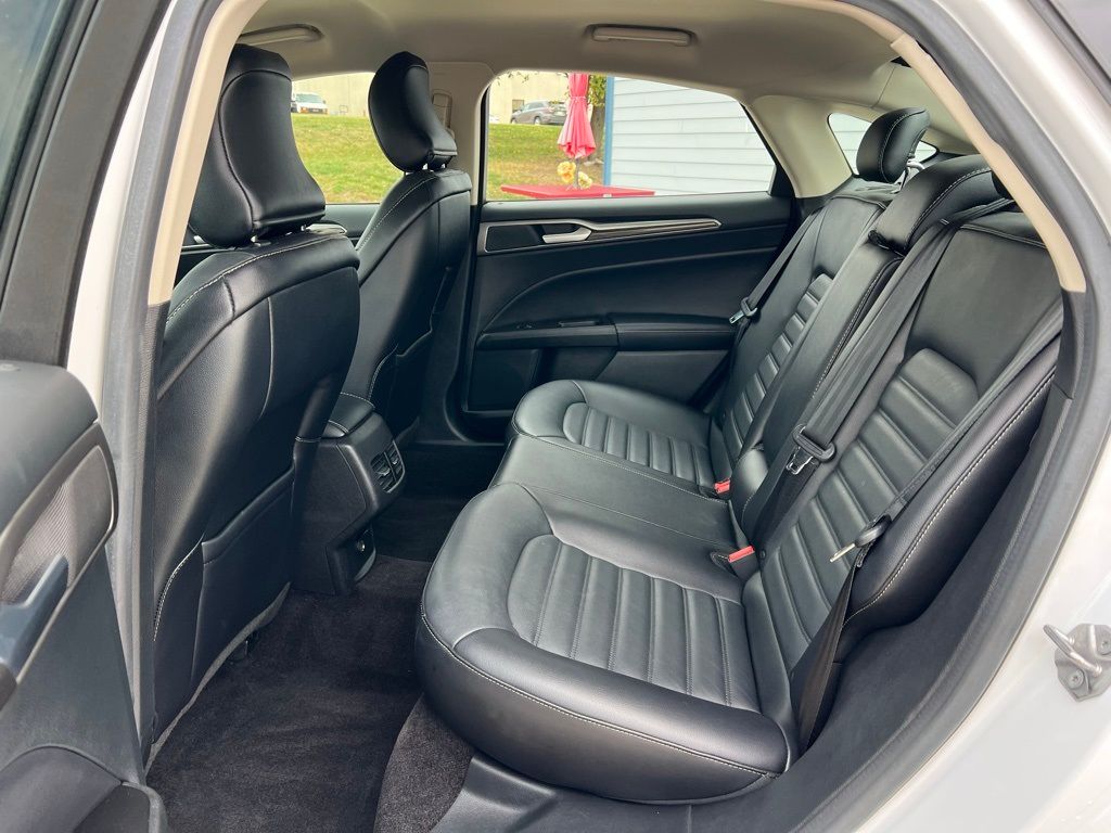 Thumbnail: 2017 Ford Fusion - 11