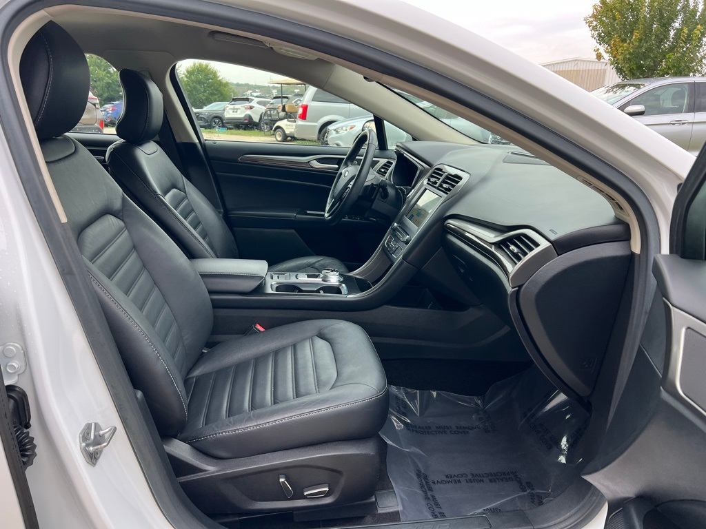 Thumbnail: 2017 Ford Fusion - 25