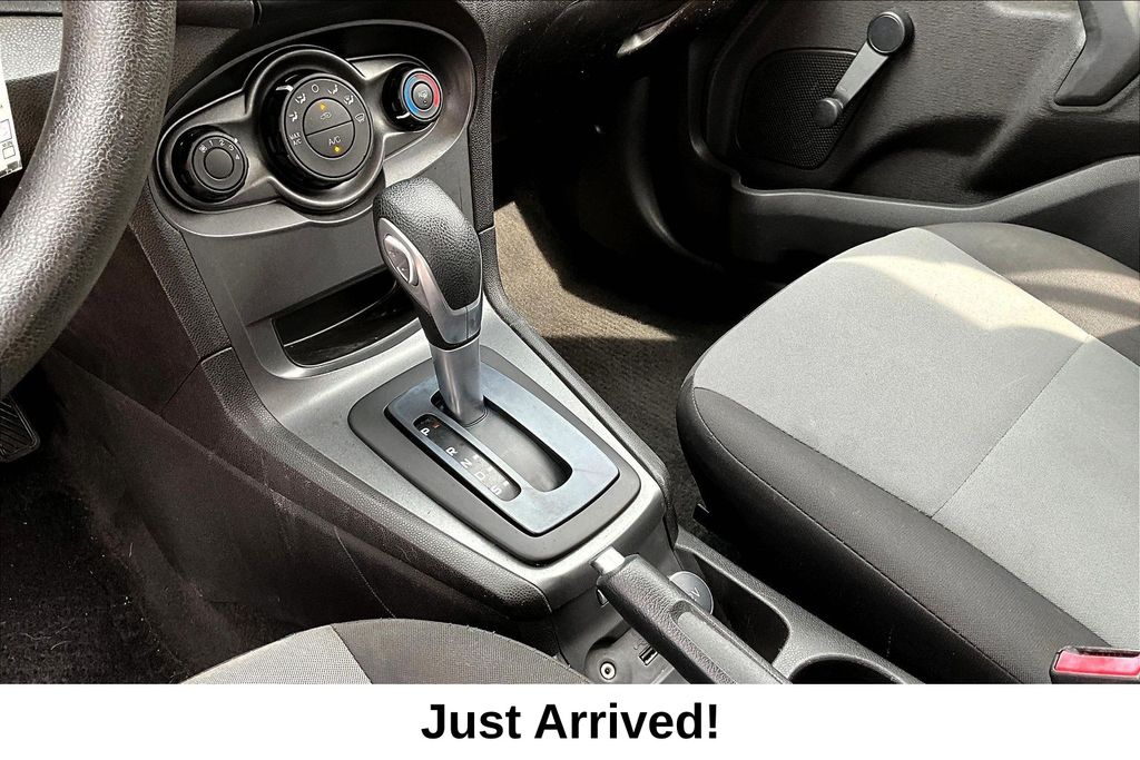 Thumbnail: 2016 Ford Fiesta - 15