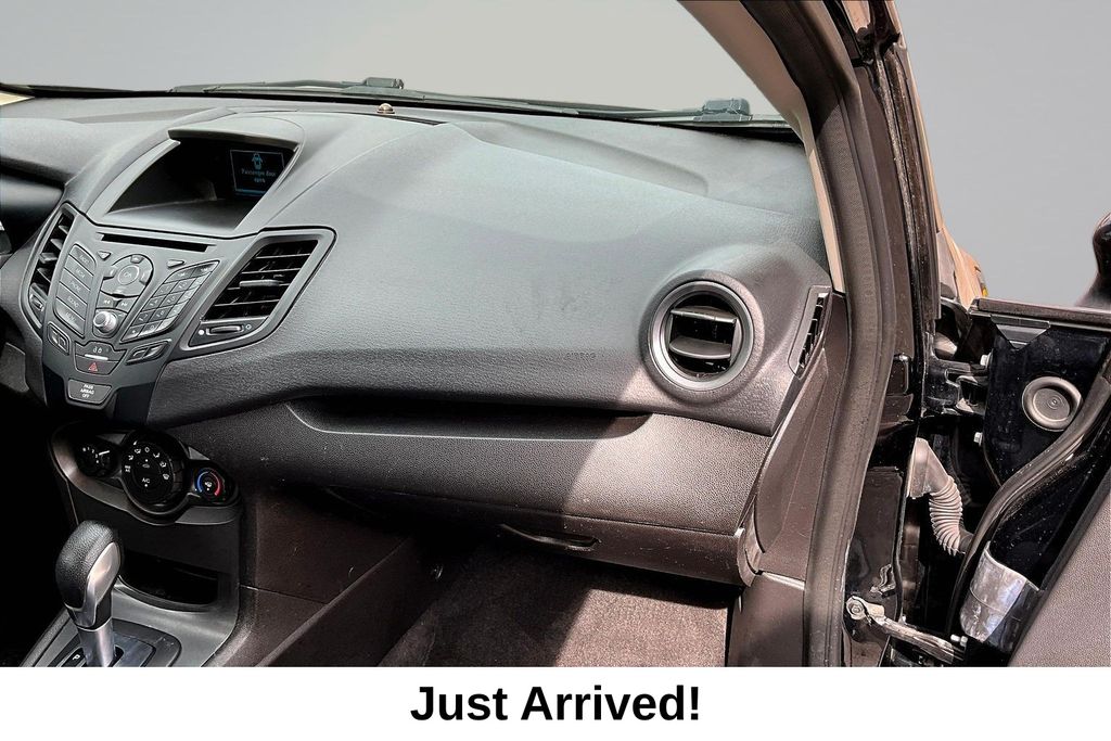 Thumbnail: 2016 Ford Fiesta - 13
