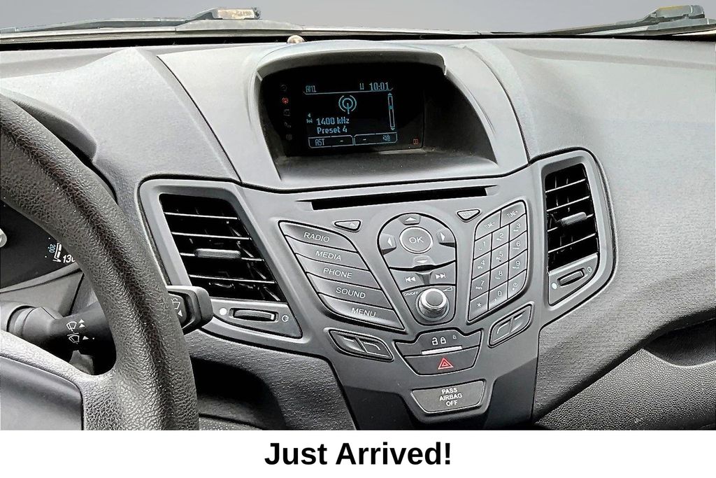 Thumbnail: 2016 Ford Fiesta - 14