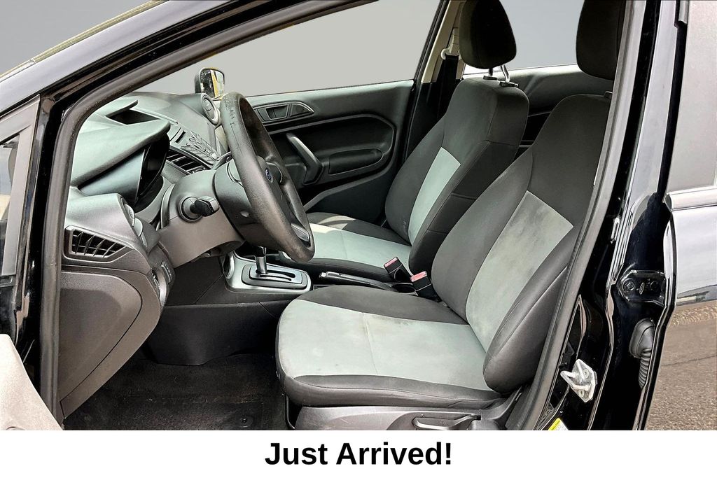 Thumbnail: 2016 Ford Fiesta - 10