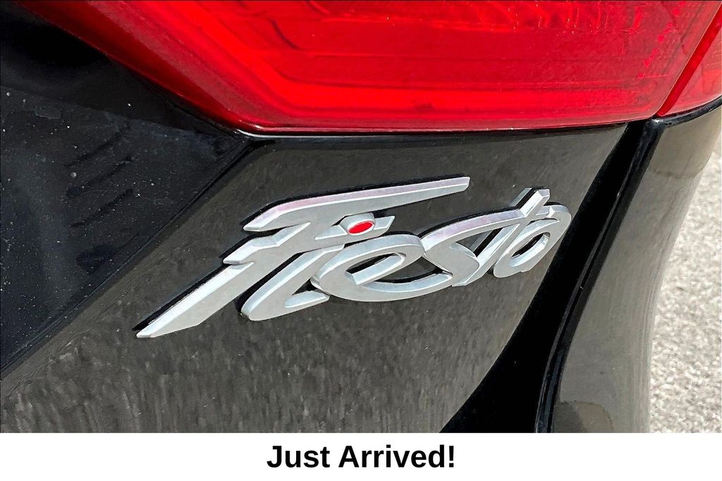 Thumbnail: 2016 Ford Fiesta - 33