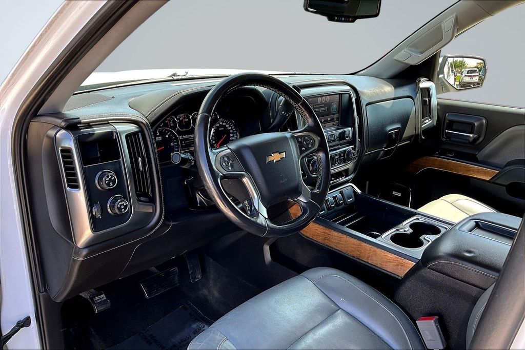 Thumbnail: 2015 Chevrolet Silverado 1500 - 9