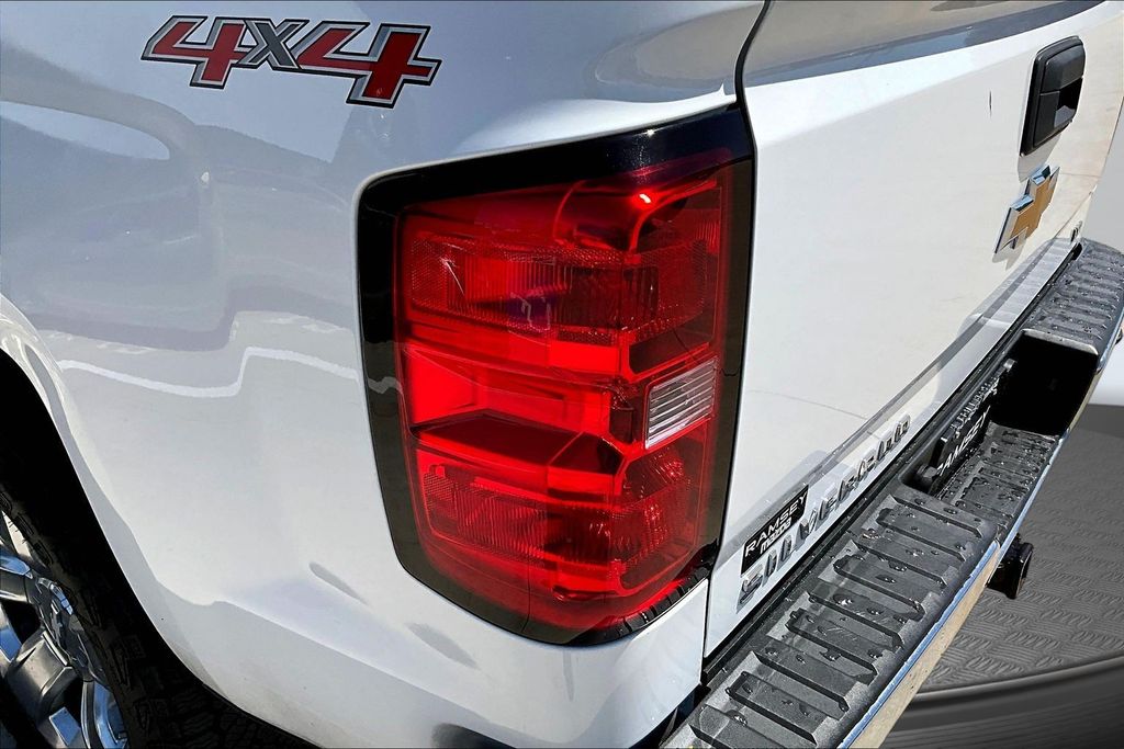 Thumbnail: 2015 Chevrolet Silverado 1500 - 35