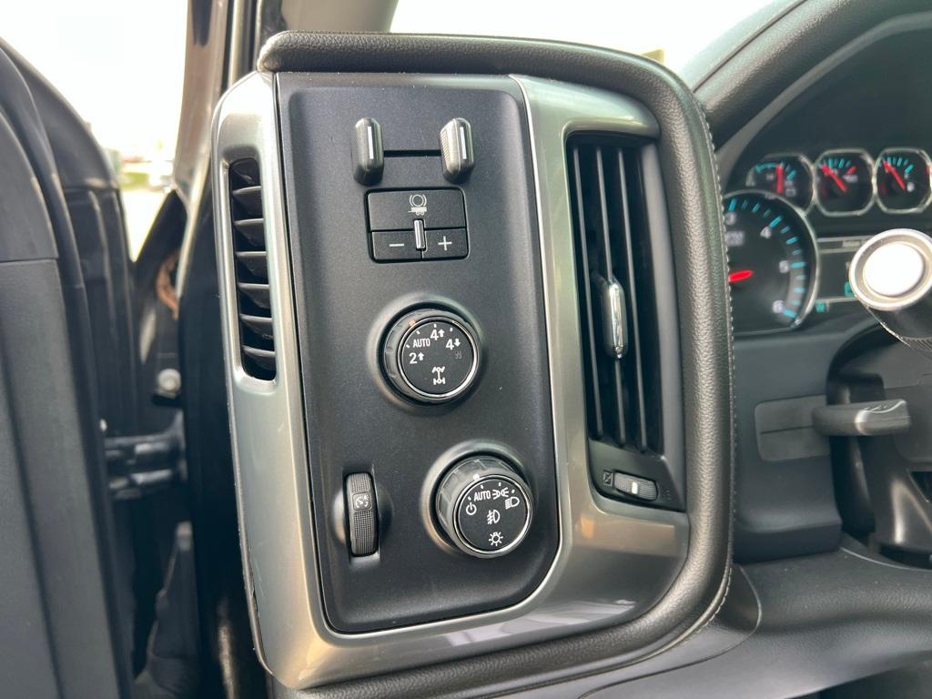 Thumbnail: 2016 Chevrolet Silverado 1500 - 2