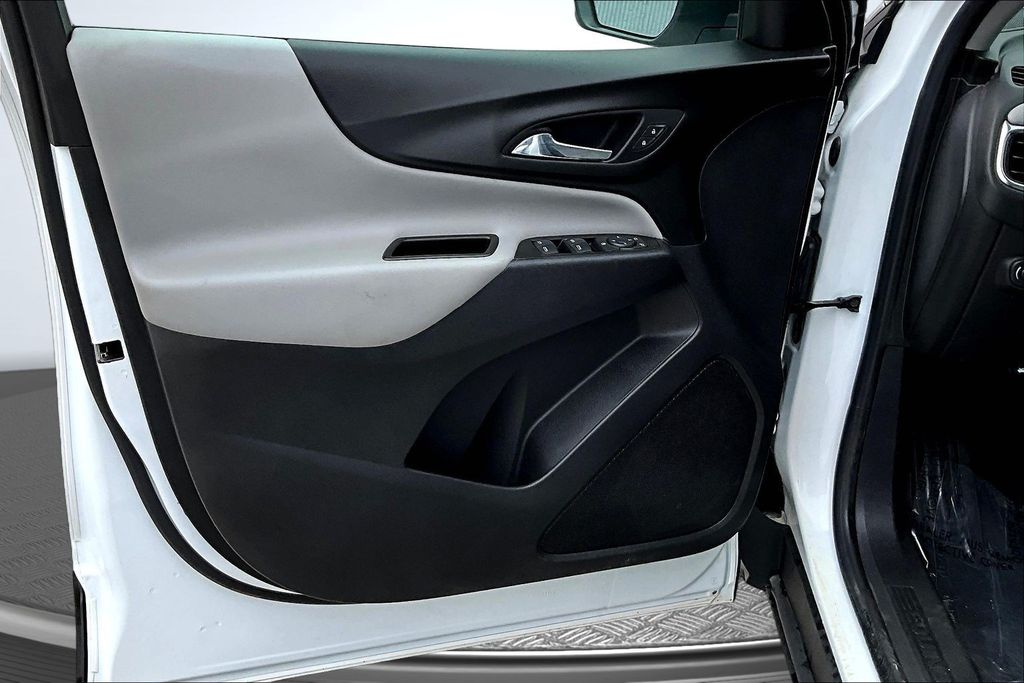Thumbnail: 2021 Chevrolet Equinox - 22