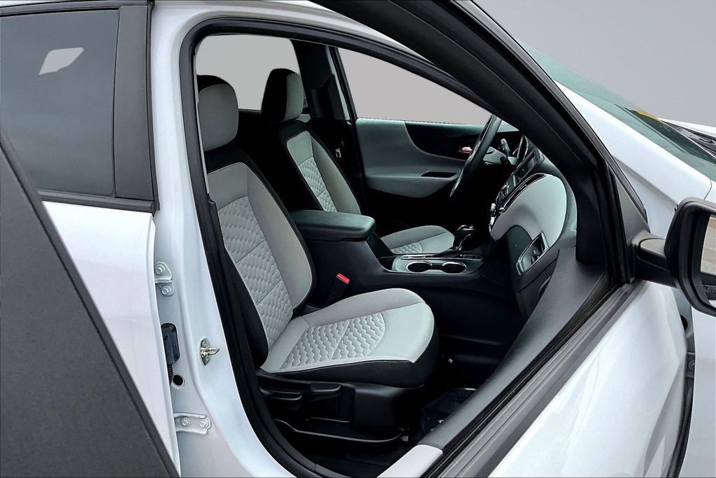 Thumbnail: 2021 Chevrolet Equinox - 10