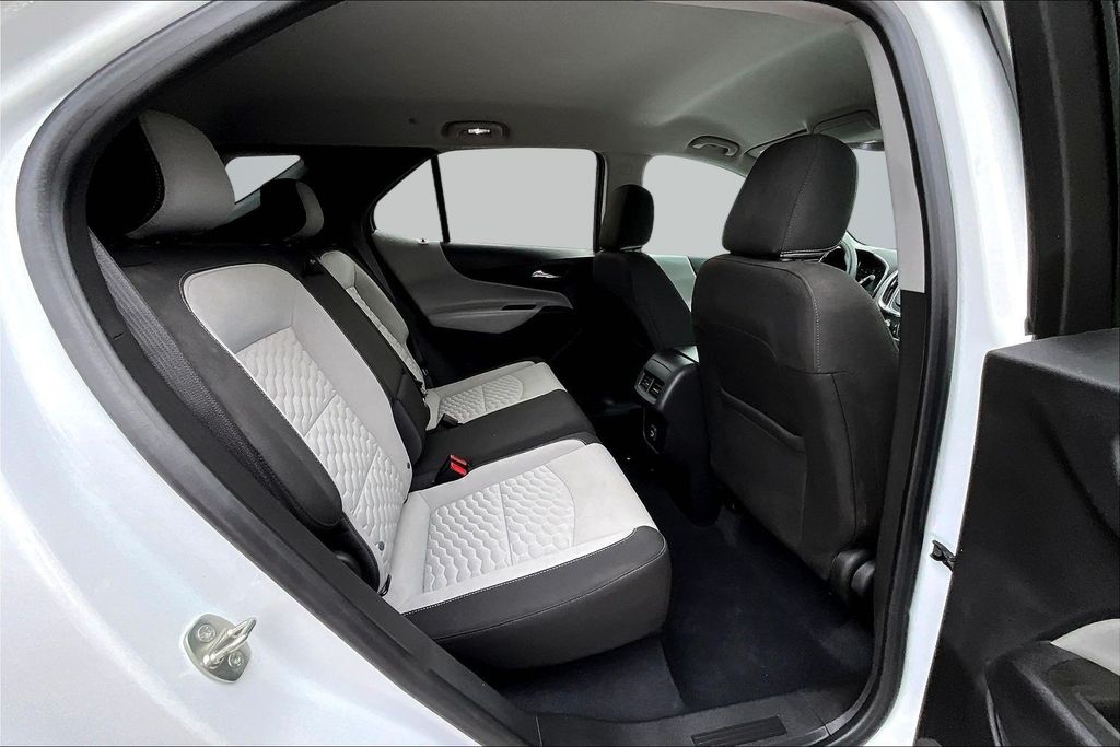 Thumbnail: 2021 Chevrolet Equinox - 31