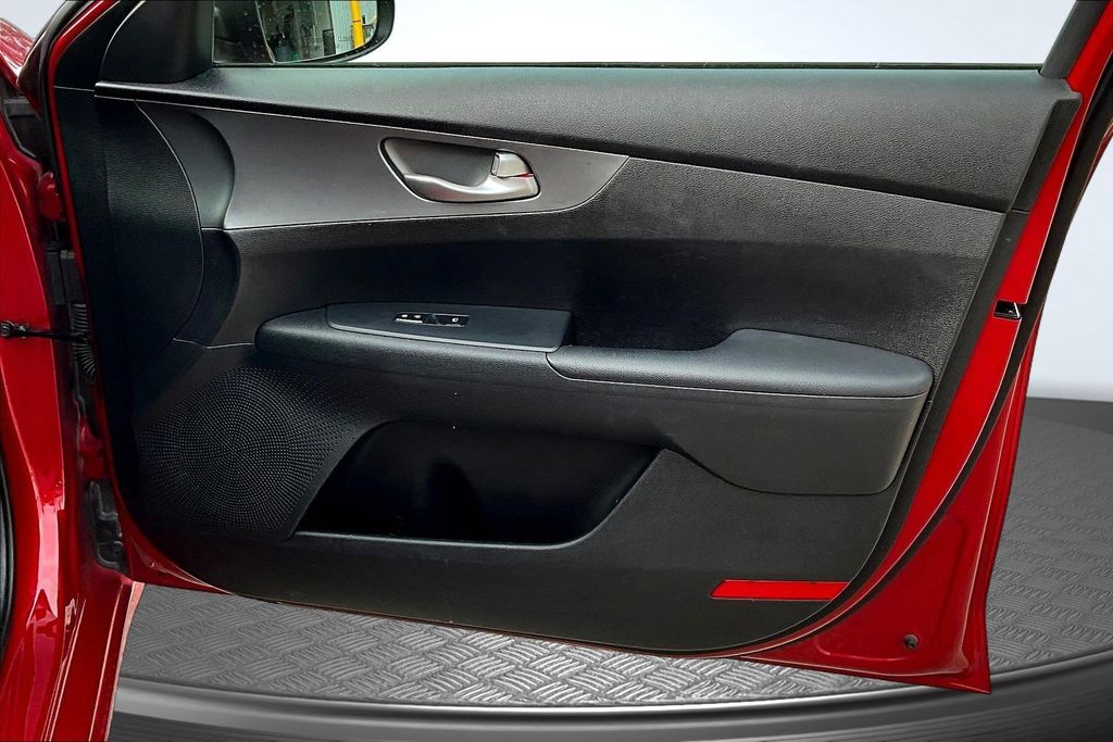 Thumbnail: 2019 Kia Forte - 22