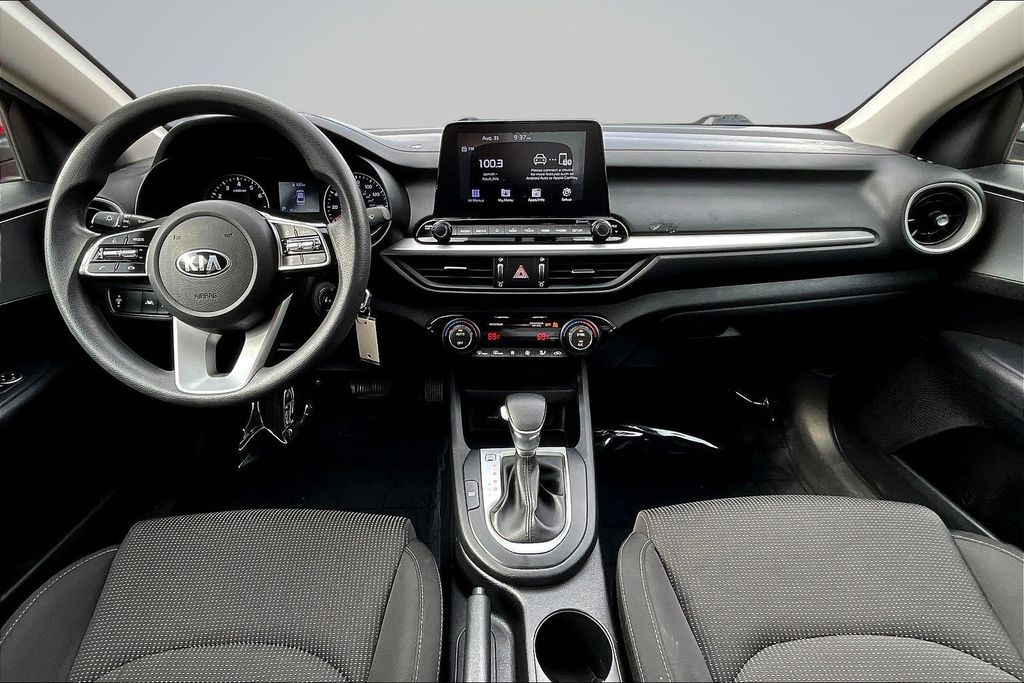 Thumbnail: 2019 Kia Forte - 12