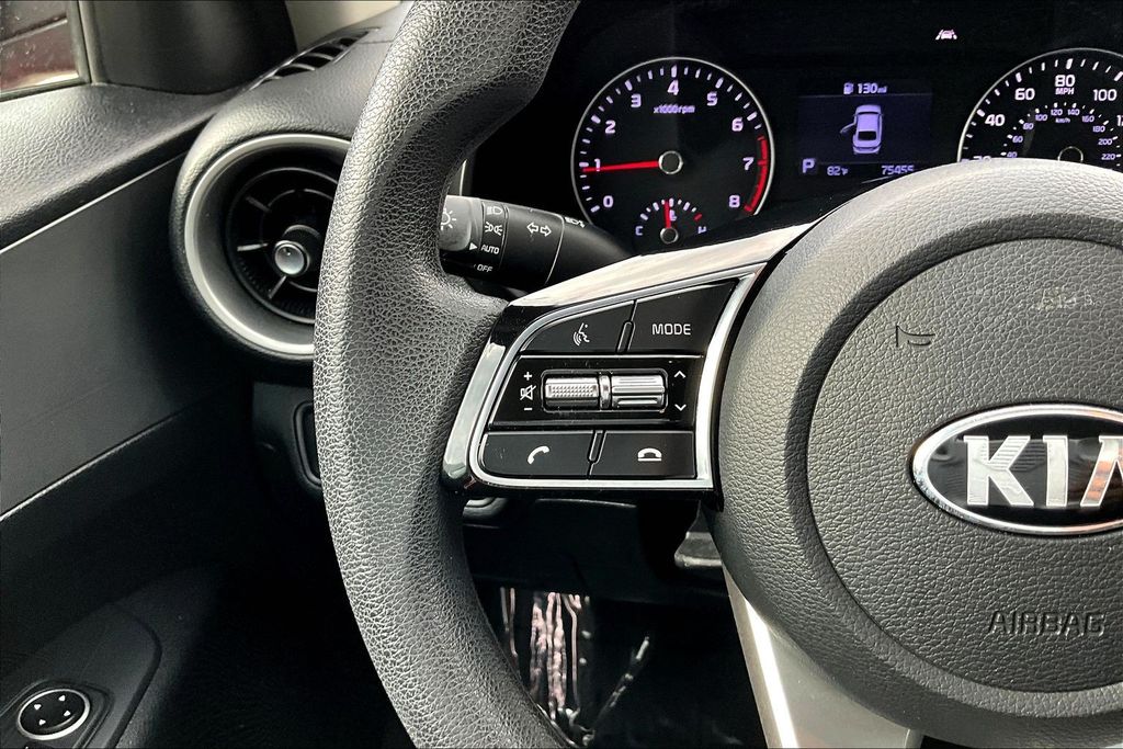 Thumbnail: 2019 Kia Forte - 23