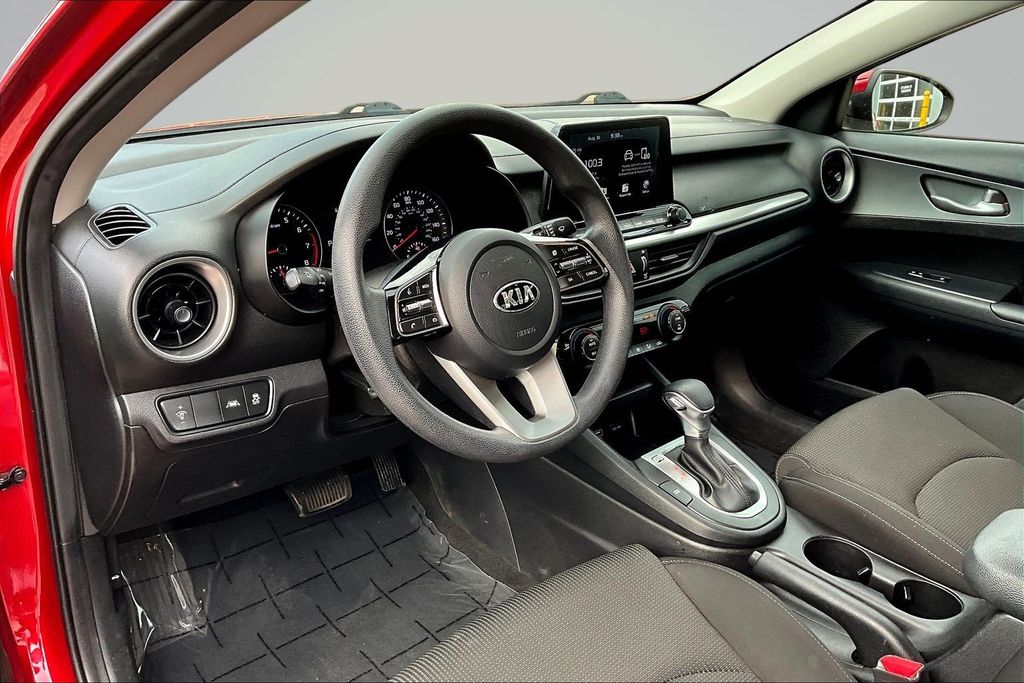 Thumbnail: 2019 Kia Forte - 8