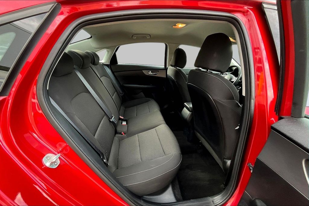Thumbnail: 2019 Kia Forte - 28