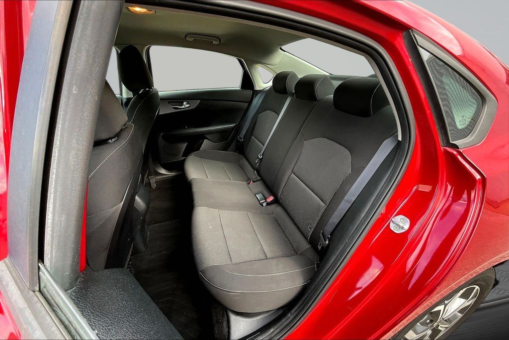 Thumbnail: 2019 Kia Forte - 11