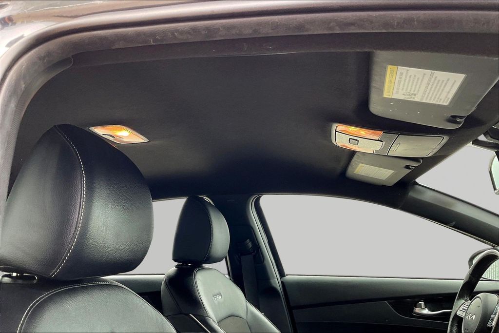 Thumbnail: 2022 Kia Forte - 22