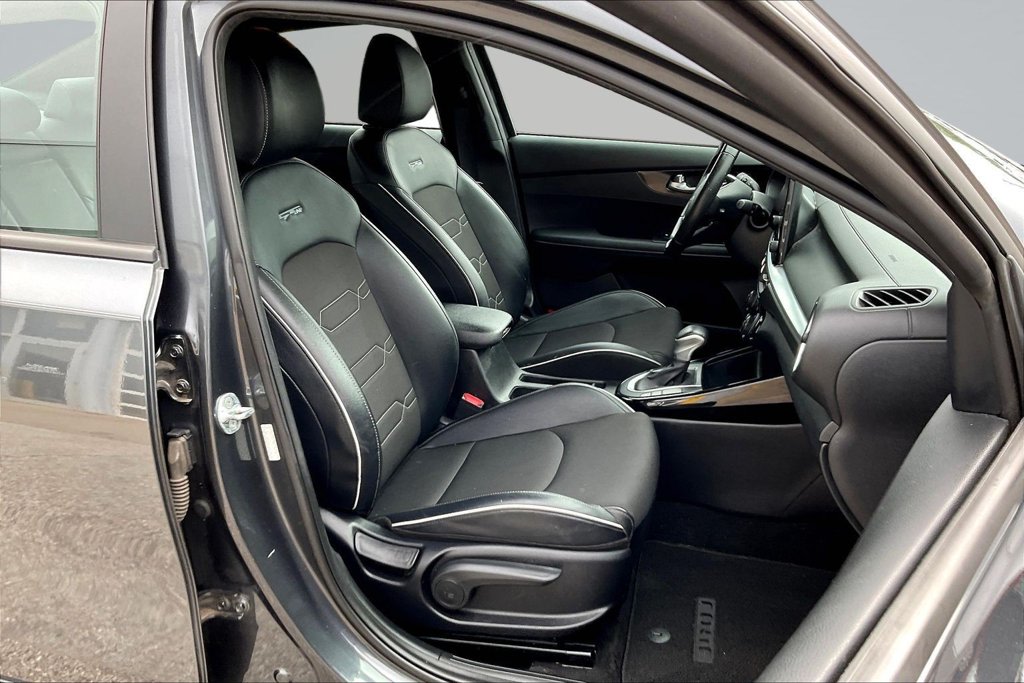 Thumbnail: 2022 Kia Forte - 9