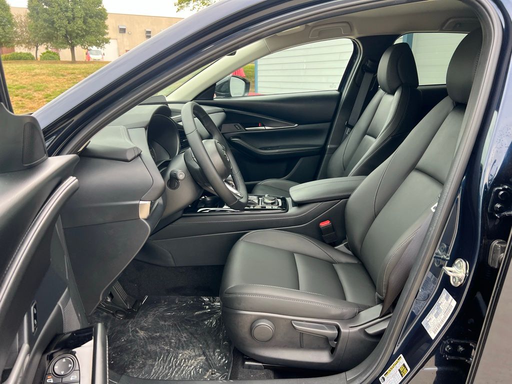 Thumbnail: 2025 Mazda CX-30 - 10