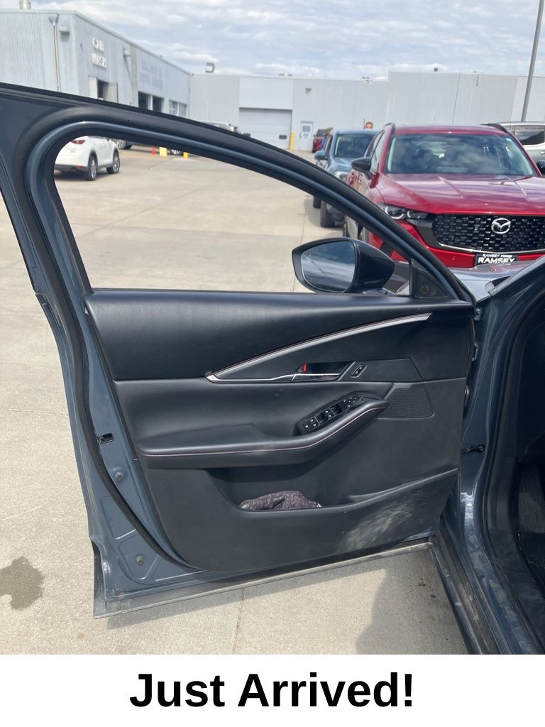 Thumbnail: 2023 Mazda CX-30 - 10