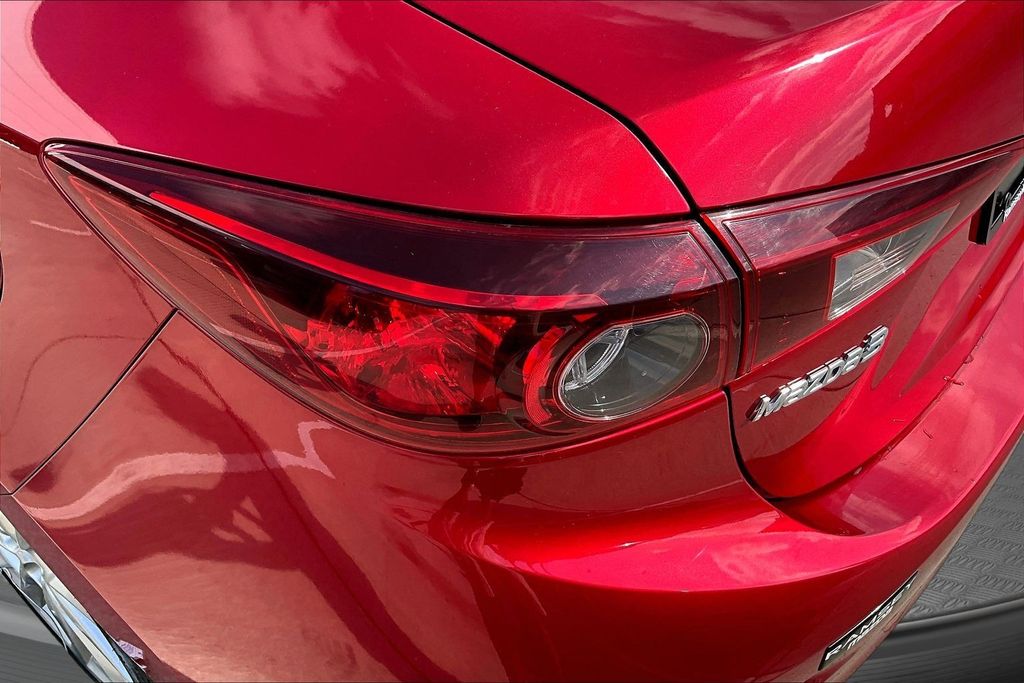 Thumbnail: 2017 Mazda Mazda3 - 33