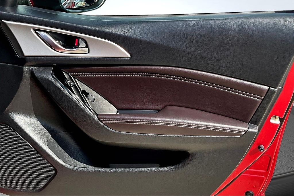 Thumbnail: 2017 Mazda Mazda3 - 25