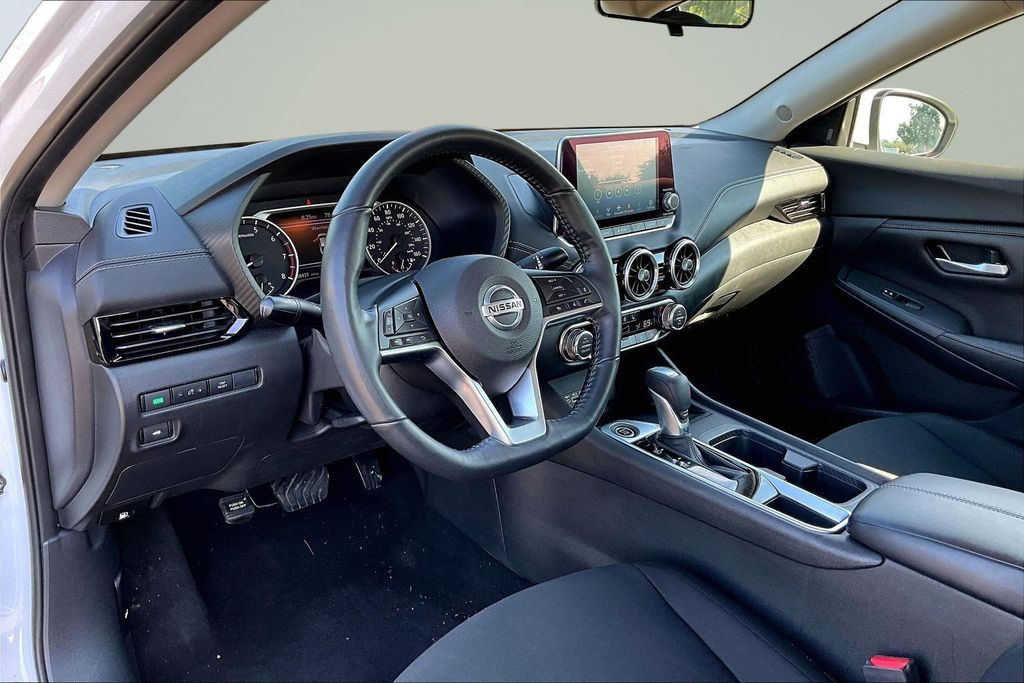 Thumbnail: 2022 Nissan Sentra - 13