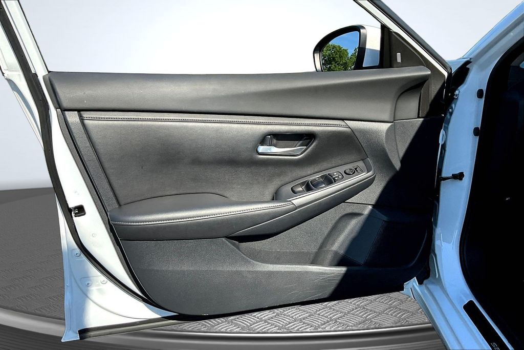 Thumbnail: 2022 Nissan Sentra - 24