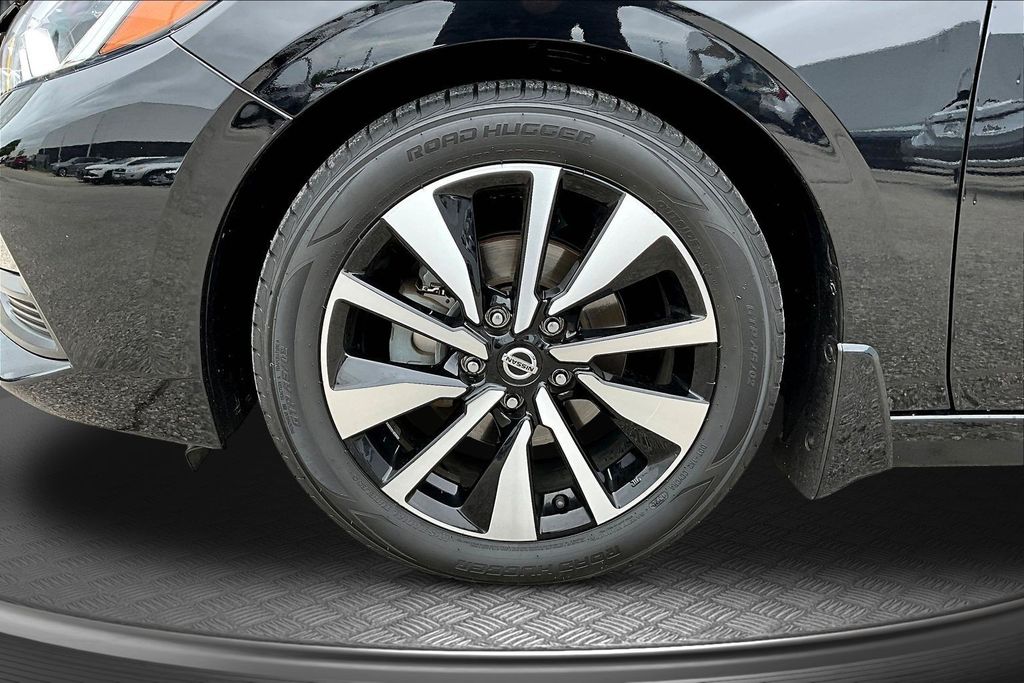Thumbnail: 2023 Nissan Sentra - 7