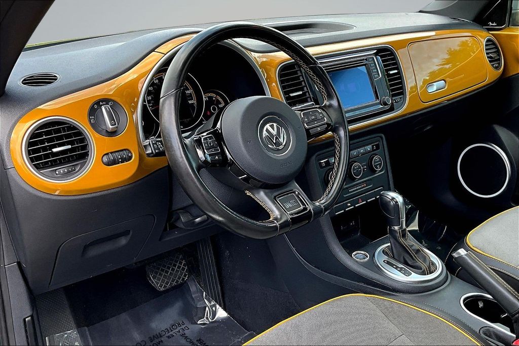 Thumbnail: 2016 Volkswagen Beetle - 12