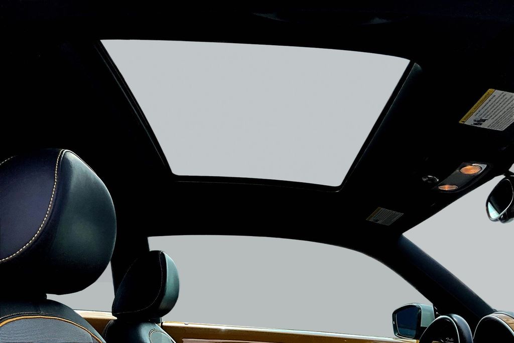 Thumbnail: 2016 Volkswagen Beetle - 24