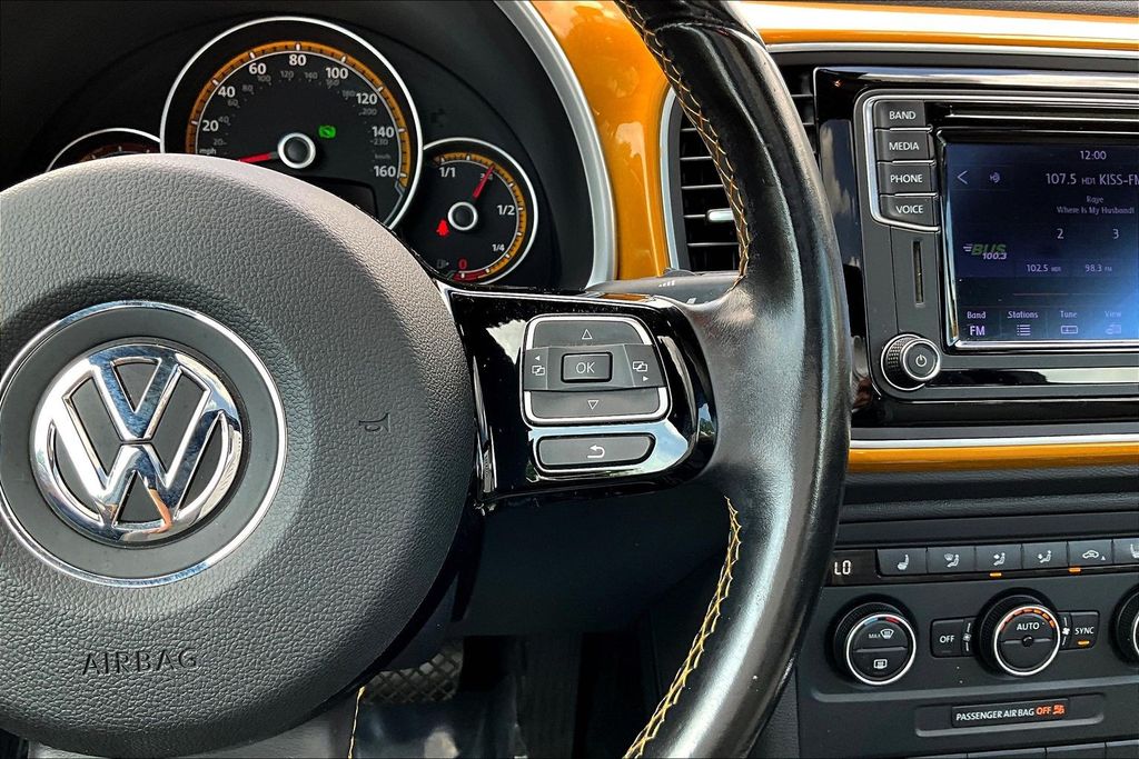 Thumbnail: 2016 Volkswagen Beetle - 28