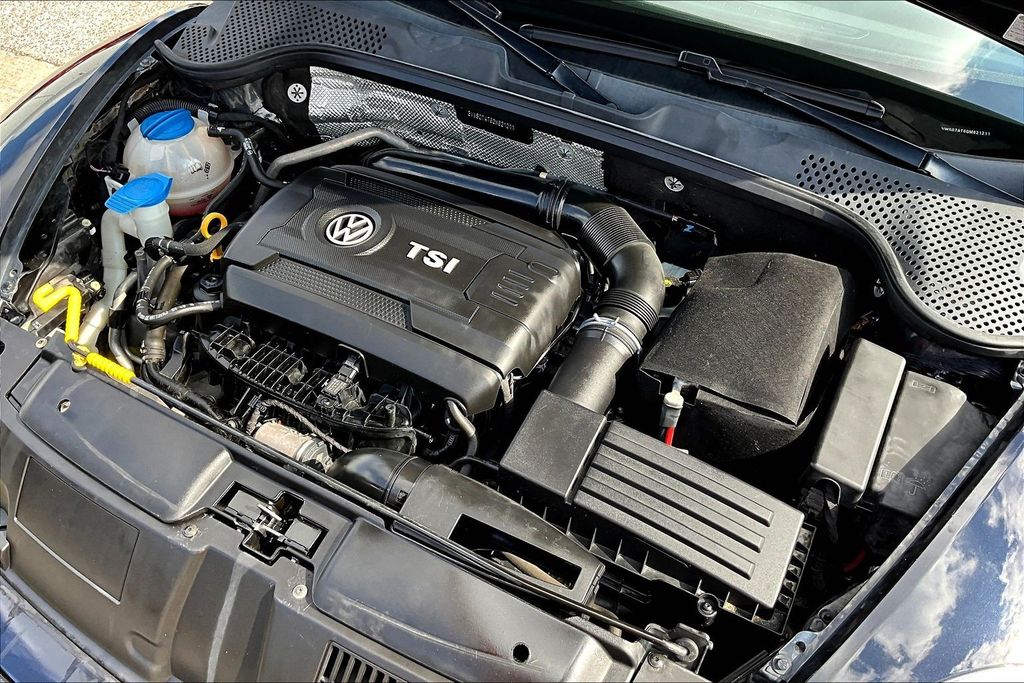 Thumbnail: 2016 Volkswagen Beetle - 7