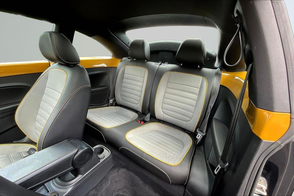 Thumbnail: 2016 Volkswagen Beetle - 11