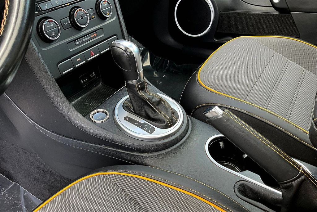 Thumbnail: 2016 Volkswagen Beetle - 15