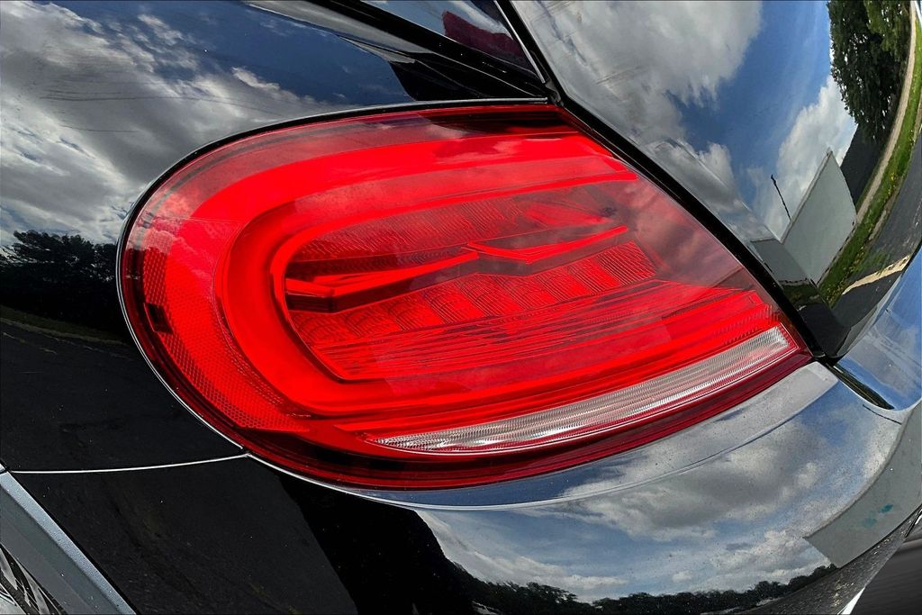 Thumbnail: 2016 Volkswagen Beetle - 34