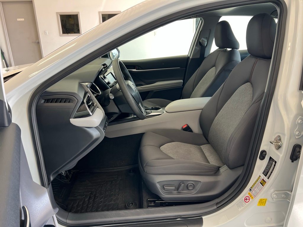 Thumbnail: 2019 Toyota Camry - 11