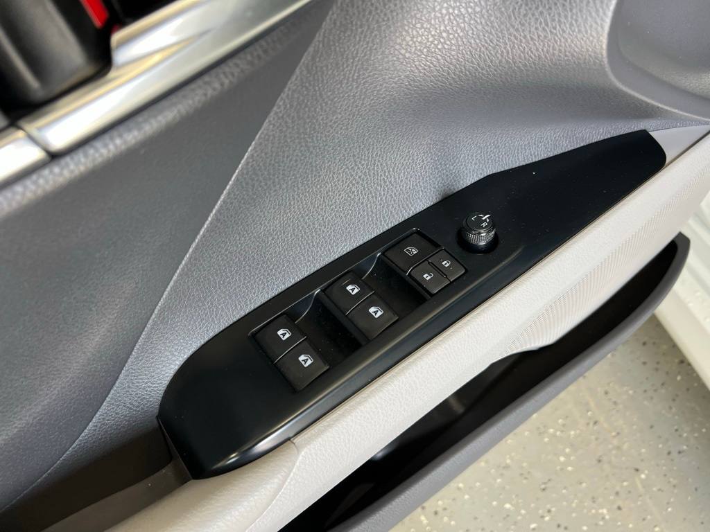 Thumbnail: 2019 Toyota Camry - 22