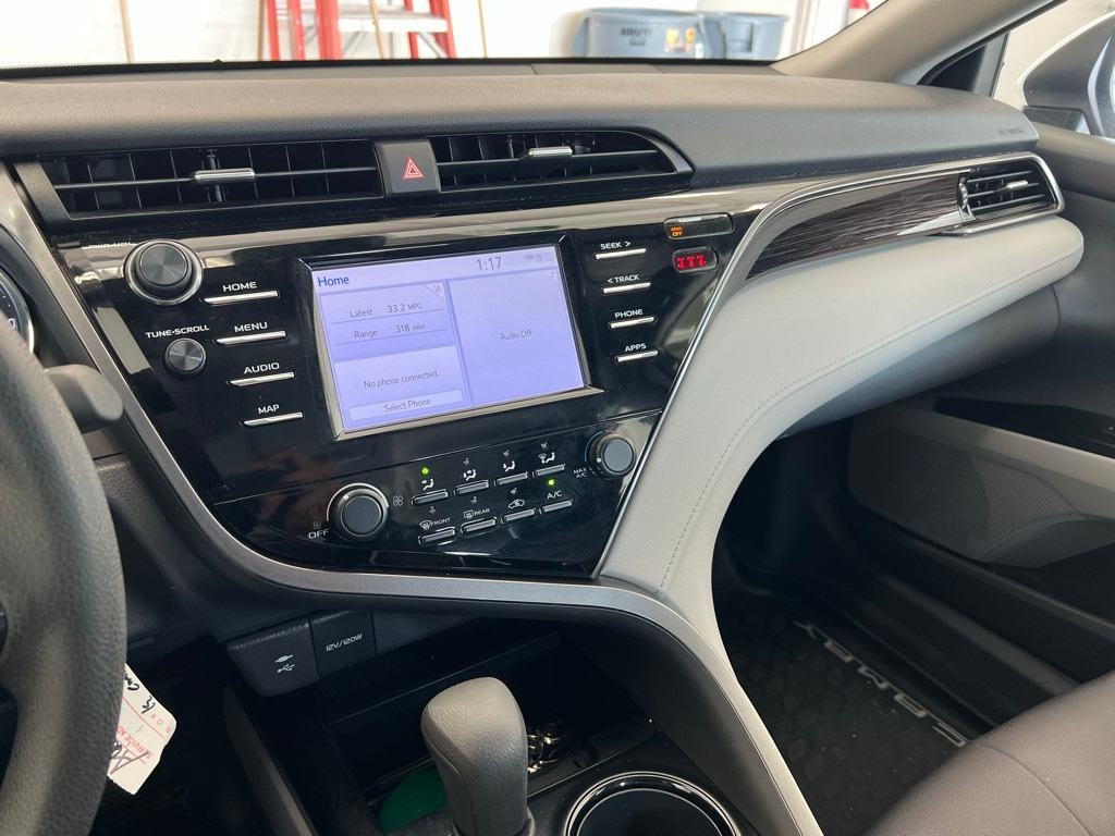 Thumbnail: 2019 Toyota Camry - 13