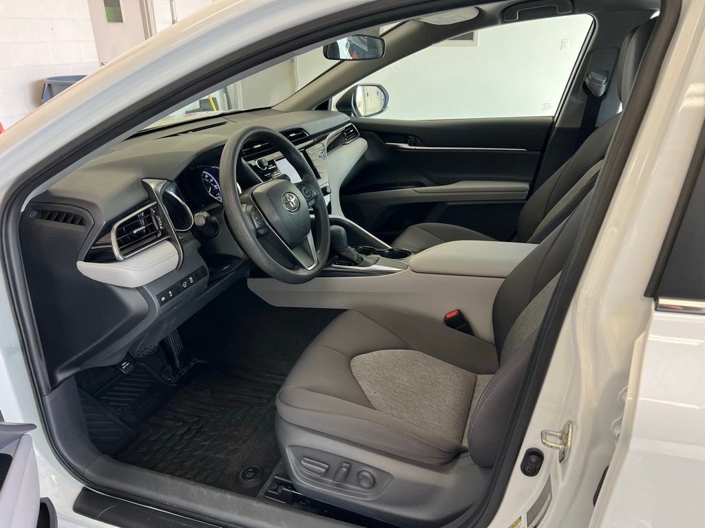 Thumbnail: 2019 Toyota Camry - 10