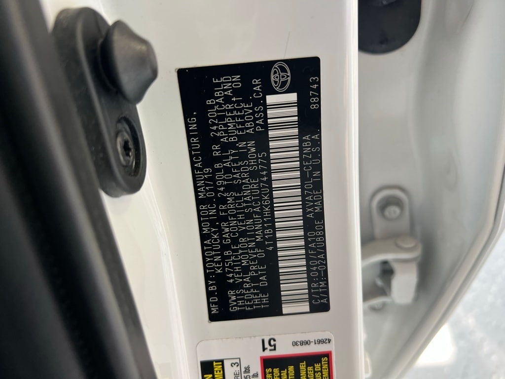 Thumbnail: 2019 Toyota Camry - 18