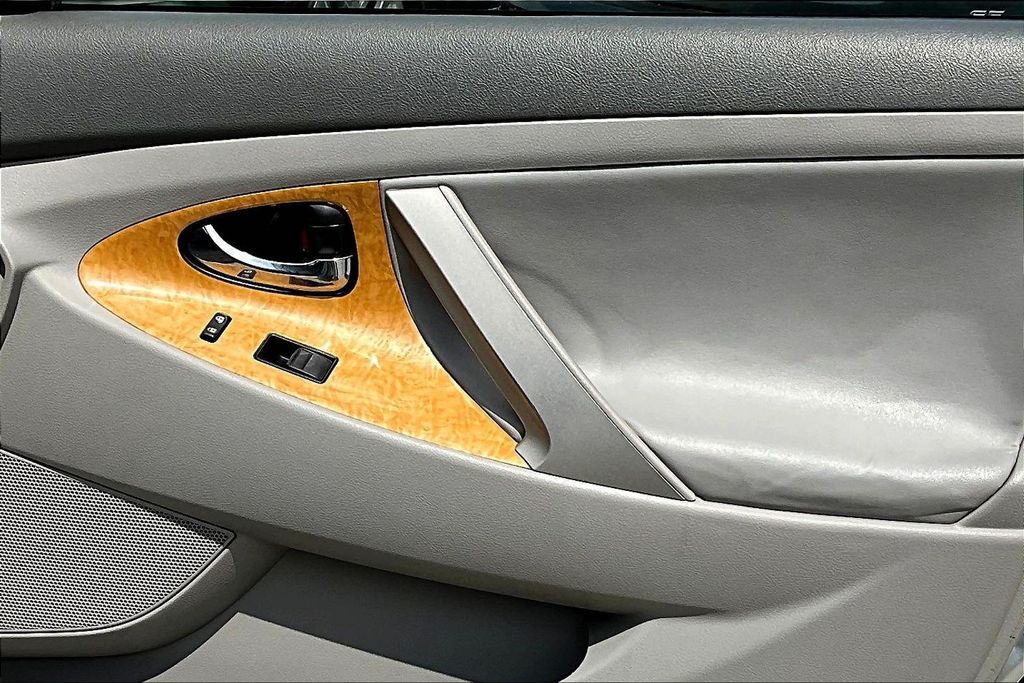 Thumbnail: 2007 Toyota Camry - 25