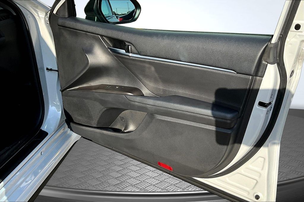 Thumbnail: 2023 Toyota Camry - 25