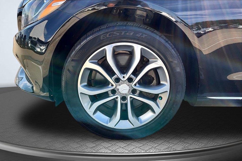 Thumbnail: 2016 Mercedes-Benz C-Class - 7
