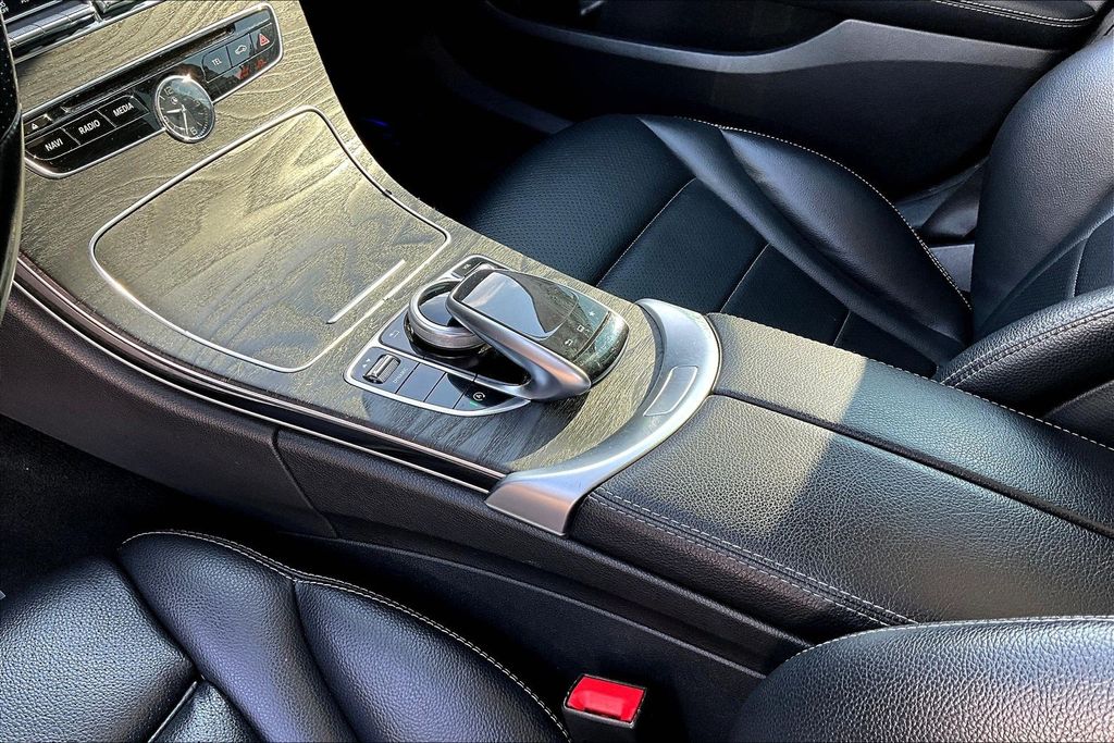 Thumbnail: 2016 Mercedes-Benz C-Class - 15
