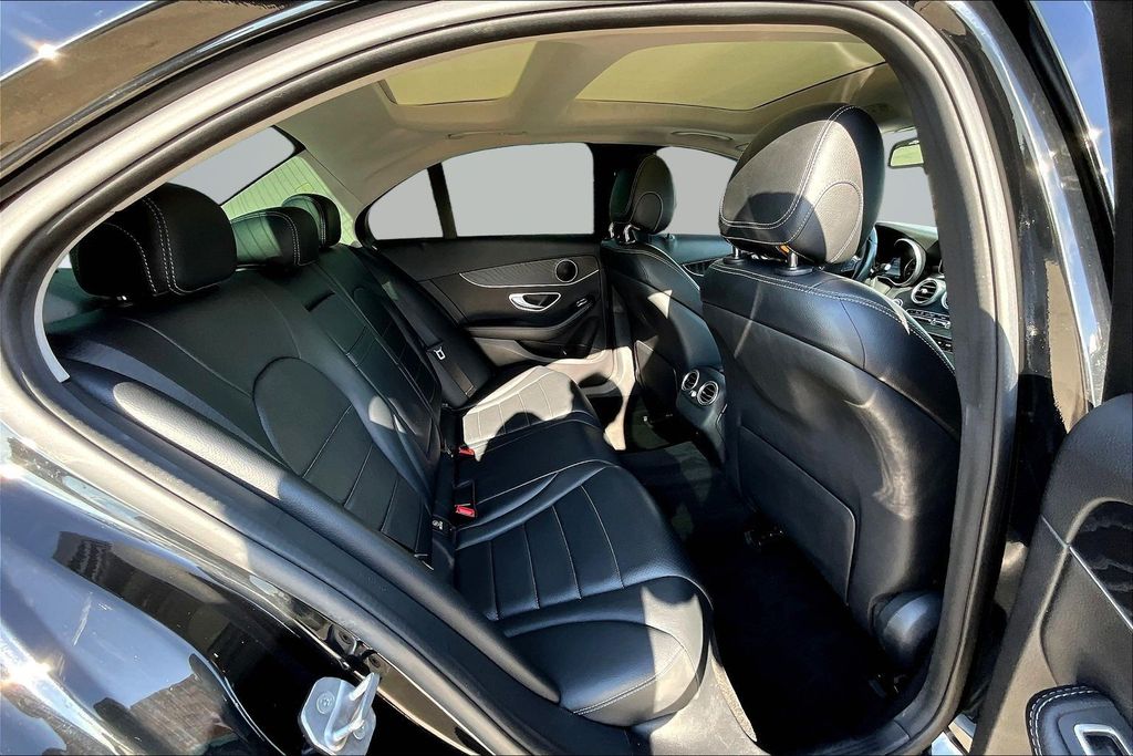 Thumbnail: 2016 Mercedes-Benz C-Class - 32
