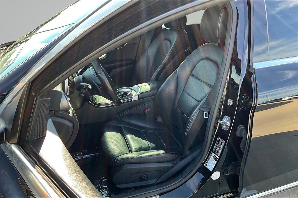 Thumbnail: 2016 Mercedes-Benz C-Class - 11