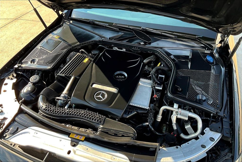 Thumbnail: 2016 Mercedes-Benz C-Class - 8