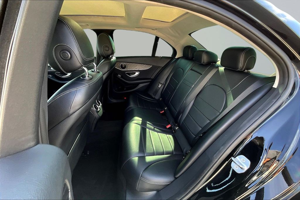 Thumbnail: 2016 Mercedes-Benz C-Class - 12