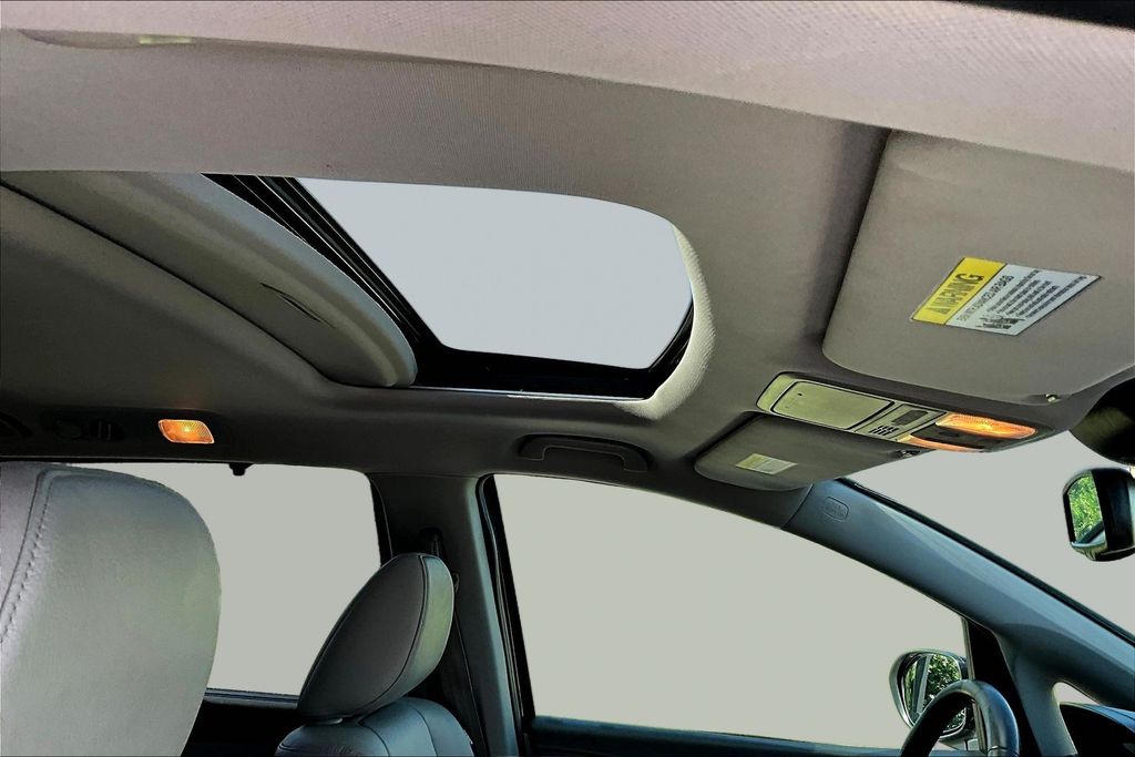 Thumbnail: 2017 Honda Odyssey - 23